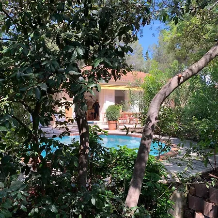 Maison Familiale A La * Frejus