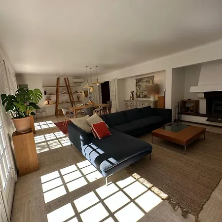 Maison Familiale A La *