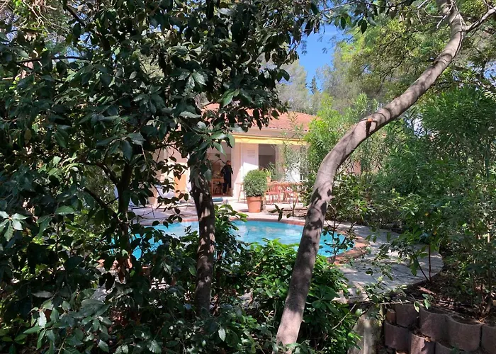 Maison Familiale A La * Fréjus