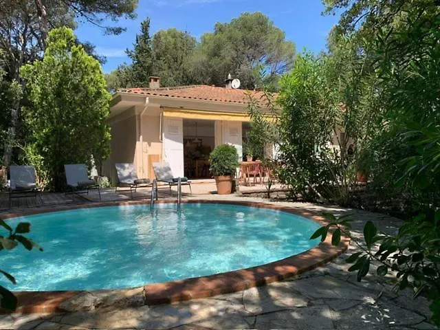 Maison Familiale A La *
